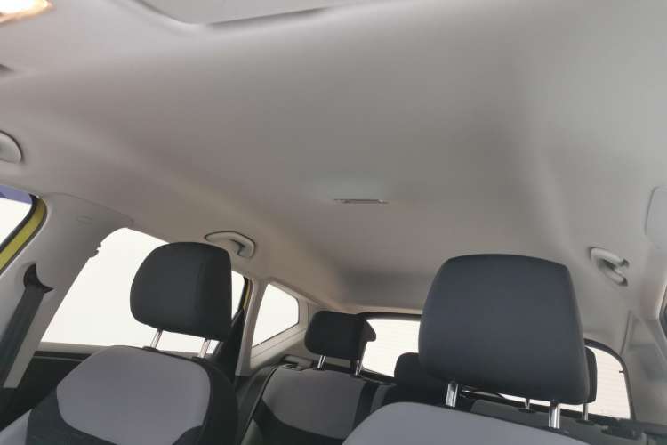 Used Jetta VS5 2019 280TSI Automatic Trend Model Headliner