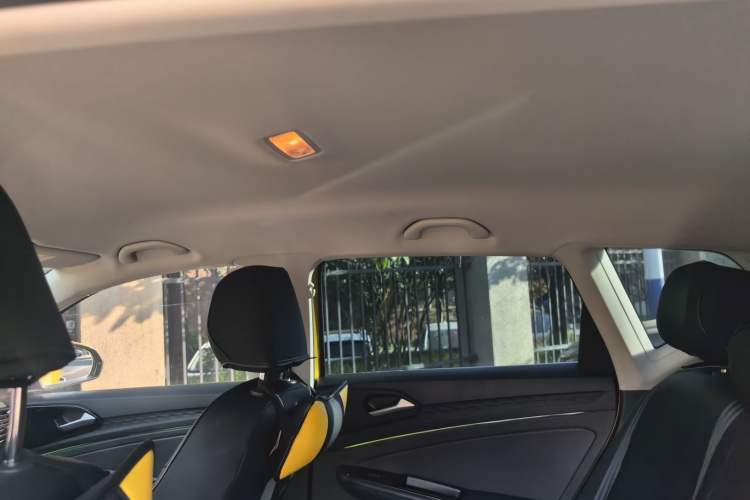 Used Jetta VS5 2019 280TSI Automatic Trend Model Headliner