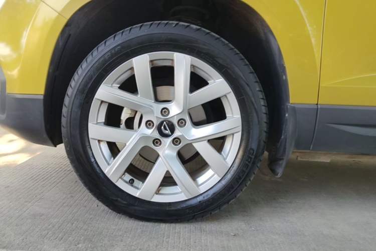 Used Jetta VS5 2019 280TSI Automatic Enjoyment Model Left Front Wheel Hub
