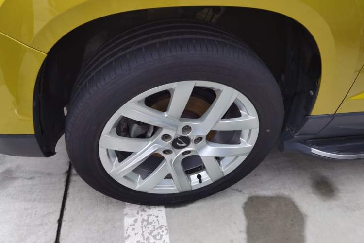 Used Jetta VS5 2019 280TSI Automatic Enjoyment Model Left Front Wheel Hub