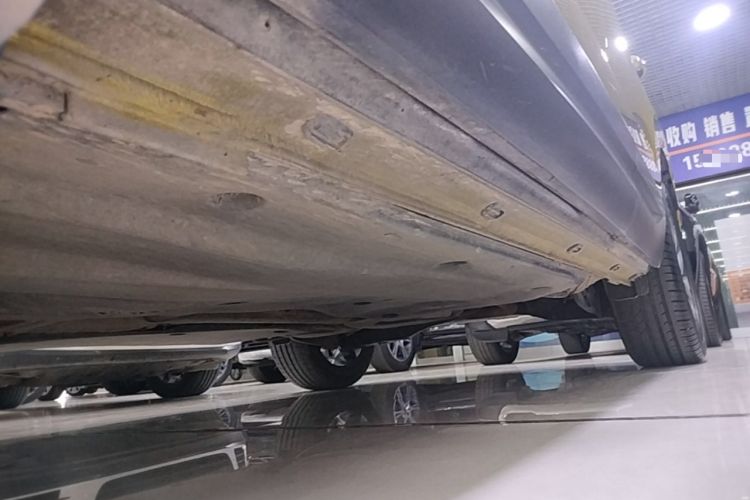 Used Jetta VS5 2019 280TSI Automatic Glory Edition Left Side Sill