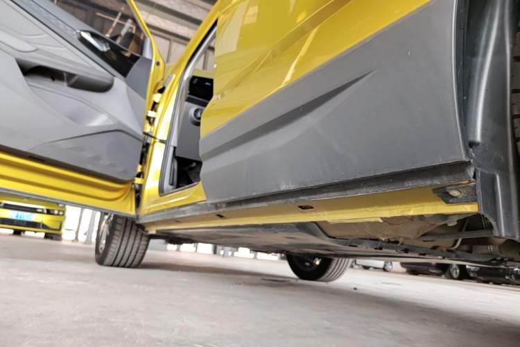 Used Jetta VS5 2019 280TSI Automatic Glory Edition Left Side Sill