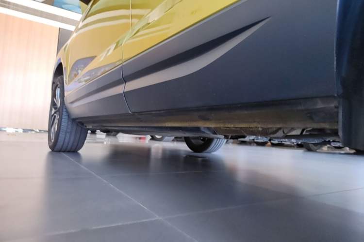 Used Jetta VS5 2019 280TSI Automatic Glory Edition Left Side Sill