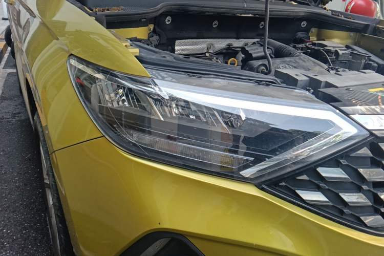 Used Jetta VS5 2019 280TSI Automatic Enjoyment Model Right Front Headlight
