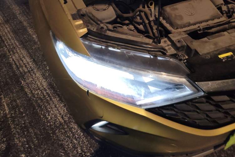 Used Jetta VS5 2019 280TSI Automatic Glory Edition Right Front Headlight