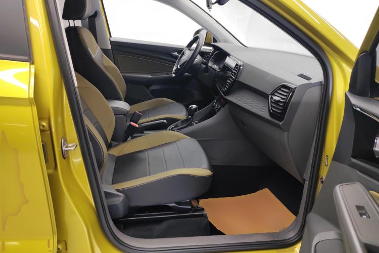Used Jetta VS5 2019 280TSI Automatic Enjoyment Model Right Front Seat
