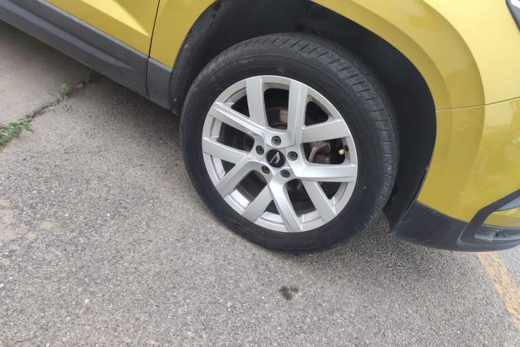 Used Jetta VS5 2019 280TSI Automatic Enjoyment Model Right Front Wheel Hub