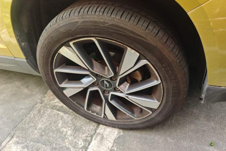 Used Jetta VS5 2019 280TSI Automatic Glory Edition Right Front Wheel Hub