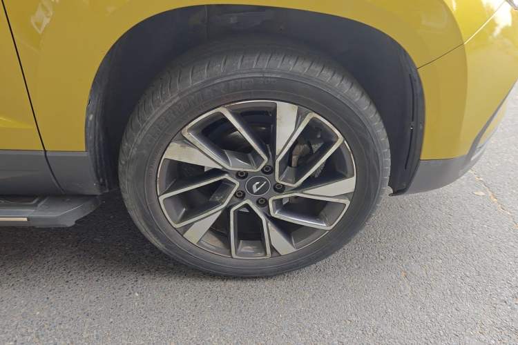 Used Jetta VS5 2019 280TSI Automatic Glory Edition Right Front Wheel Hub