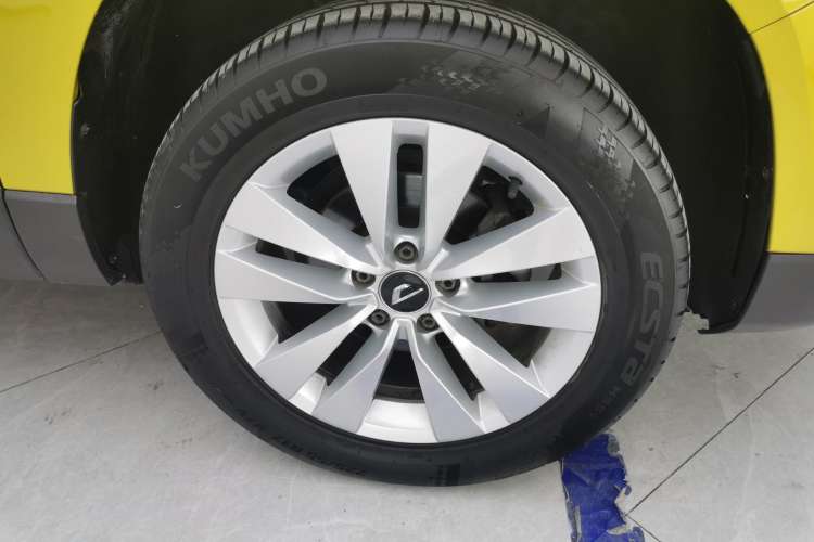 Used Jetta VS5 2019 280TSI Automatic Trend Model Right Front Wheel Hub