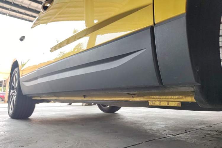 Used Jetta VS5 2019 280TSI Automatic Glory Edition Right Side Sill