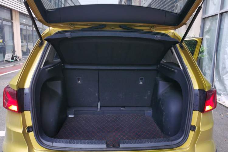 Used Jetta VS5 2019 280TSI Automatic Glory Edition Trunk