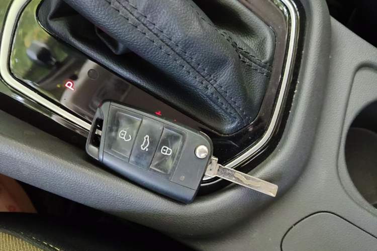 Used Jetta VS5 2019 280TSI Automatic Enjoyment Model Vehicle Key