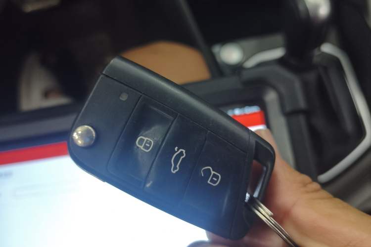 Used Jetta VS5 2019 280TSI Automatic Enjoyment Model Vehicle Key