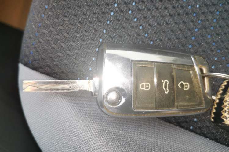 Used Jetta VS5 2019 280TSI Automatic Trend Model Vehicle Key