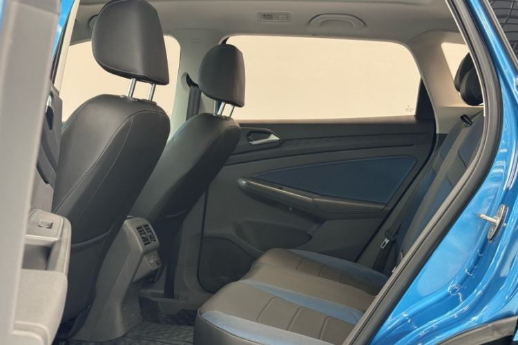 Used Jetta VS5 2020 280TSI Automatic "Thirty and Standing Tall" Edition Interior 4