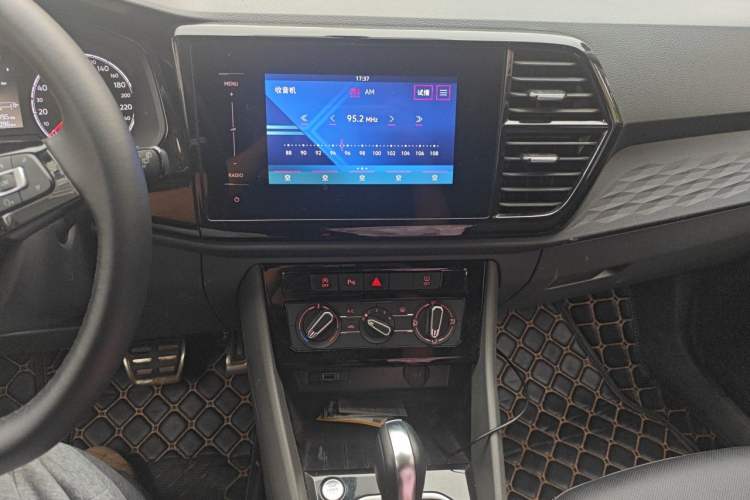 Used Jetta VS5 2020 280TSI Automatic "Thirty and Standing Tall" Edition Audio And AC Panel