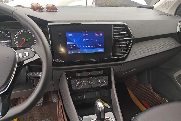 Used Jetta VS5 2020 280TSI Automatic "Thirty and Standing Tall" Edition Audio And AC Panel