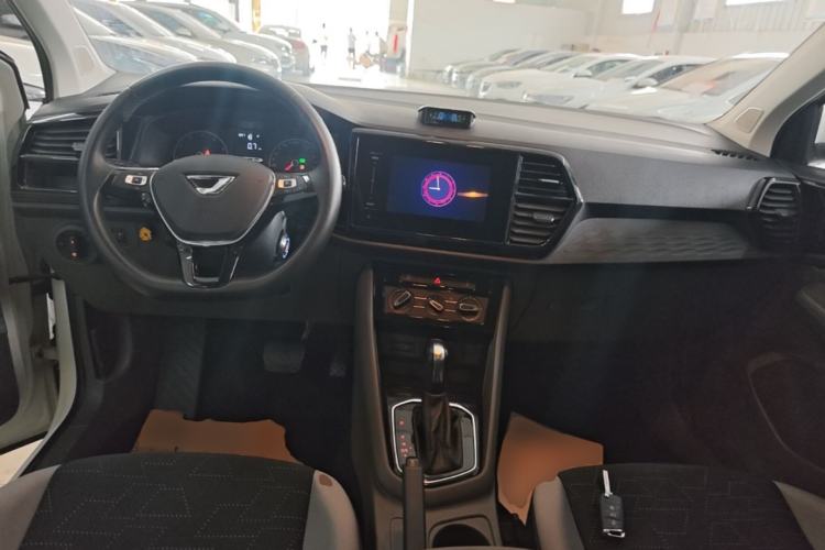 Used Jetta VS5 2020 280TSI Automatic "Thirty and Standing Tall" Edition Center Console