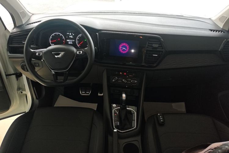 Used Jetta VS5 2020 280TSI Automatic "Thirty and Standing Tall" Edition Center Console