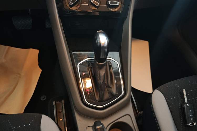 Used Jetta VS5 2020 280TSI Automatic "Thirty and Standing Tall" Edition Gear Lever
