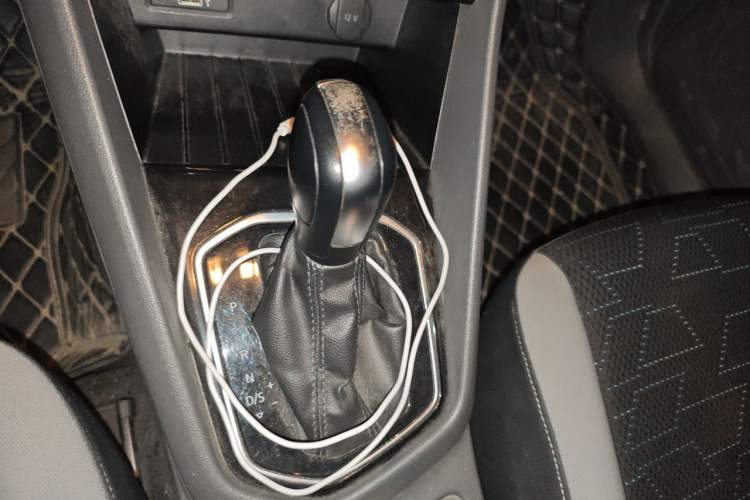 Used Jetta VS5 2020 280TSI Automatic "Thirty and Standing Tall" Edition Gear Lever