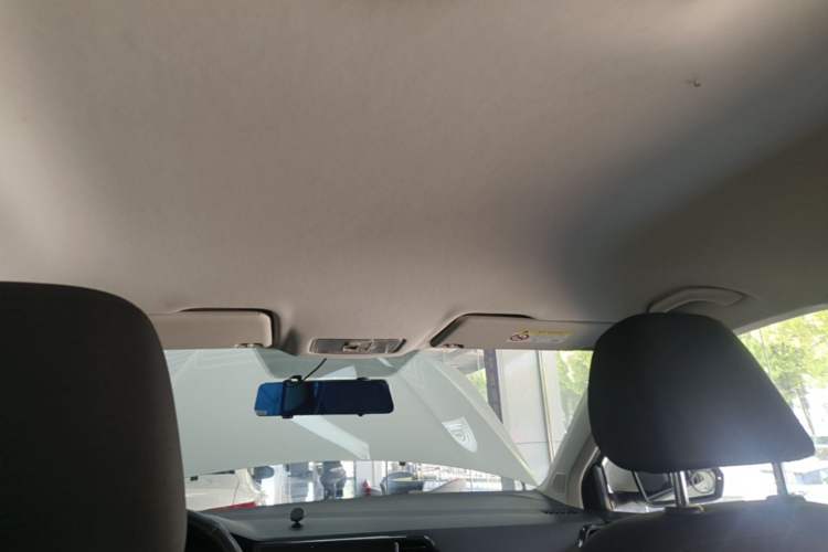 Used Jetta VS5 2020 280TSI Automatic "Thirty and Standing Tall" Edition Headliner