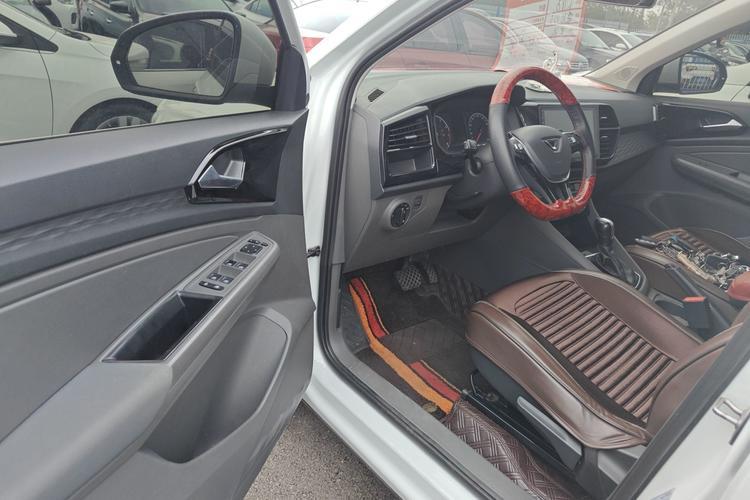 Used Jetta VS5 2020 280TSI Automatic "Thirty and Standing Tall" Edition Interior 2