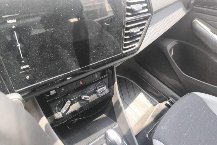Used Jetta VS5 2020 280TSI Automatic "Thirty and Standing Tall" Edition Interior 3