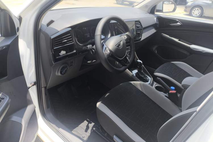 Used Jetta VS5 2020 280TSI Automatic "Thirty and Standing Tall" Edition Interior 6
