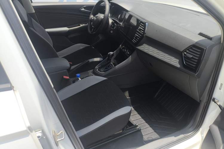 Used Jetta VS5 2020 280TSI Automatic "Thirty and Standing Tall" Edition Interior 9