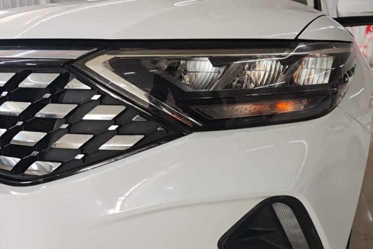Used Jetta VS5 2020 280TSI Automatic "Thirty and Standing Tall" Edition Left Front Headlight