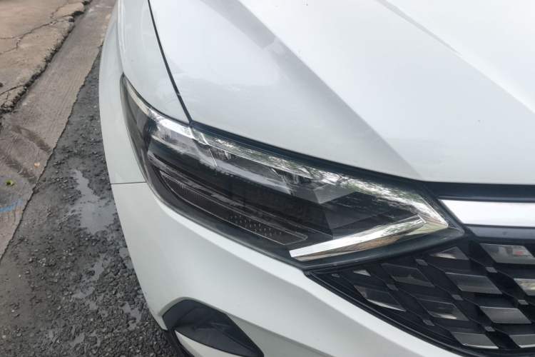 Used Jetta VS5 2020 280TSI Automatic "Thirty and Standing Tall" Edition Right Front Headlight