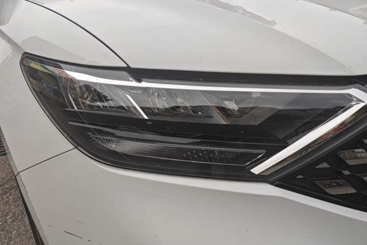 Used Jetta VS5 2020 280TSI Automatic "Thirty and Standing Tall" Edition Right Front Headlight