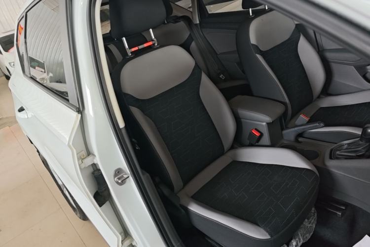 Used Jetta VS5 2020 280TSI Automatic "Thirty and Standing Tall" Edition Right Front Seat
