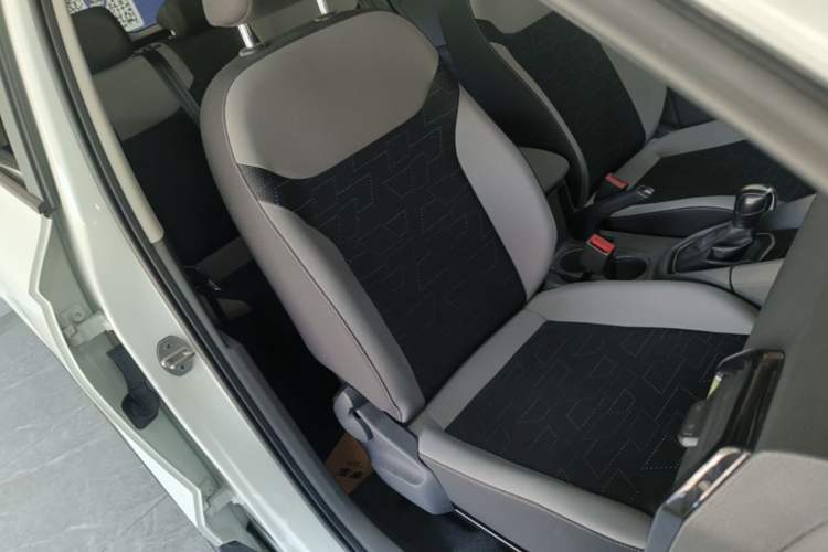 Used Jetta VS5 2020 280TSI Automatic "Thirty and Standing Tall" Edition Right Front Seat