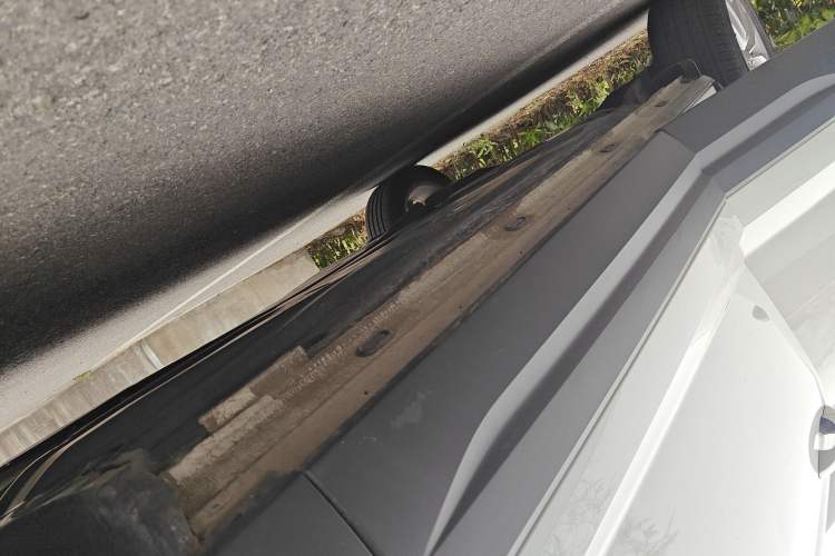 Used Jetta VS5 2020 280TSI Automatic "Thirty and Standing Tall" Edition Right Side Sill