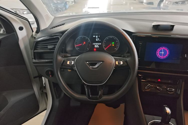 Used Jetta VS5 2020 280TSI Automatic "Thirty and Standing Tall" Edition Steering Wheel