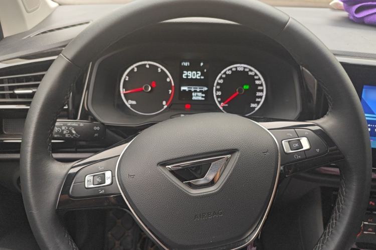 Used Jetta VS5 2020 280TSI Automatic "Thirty and Standing Tall" Edition Steering Wheel