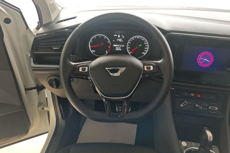 Used Jetta VS5 2020 280TSI Automatic "Thirty and Standing Tall" Edition Steering Wheel