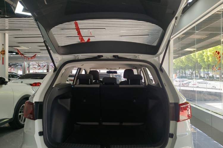 Used Jetta VS5 2020 280TSI Automatic "Thirty and Standing Tall" Edition Trunk