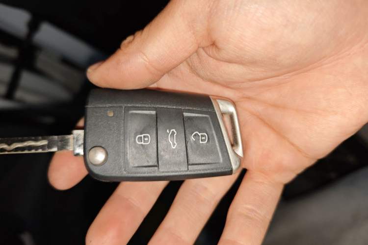 Used Jetta VS5 2020 280TSI Automatic "Thirty and Standing Tall" Edition Vehicle Key