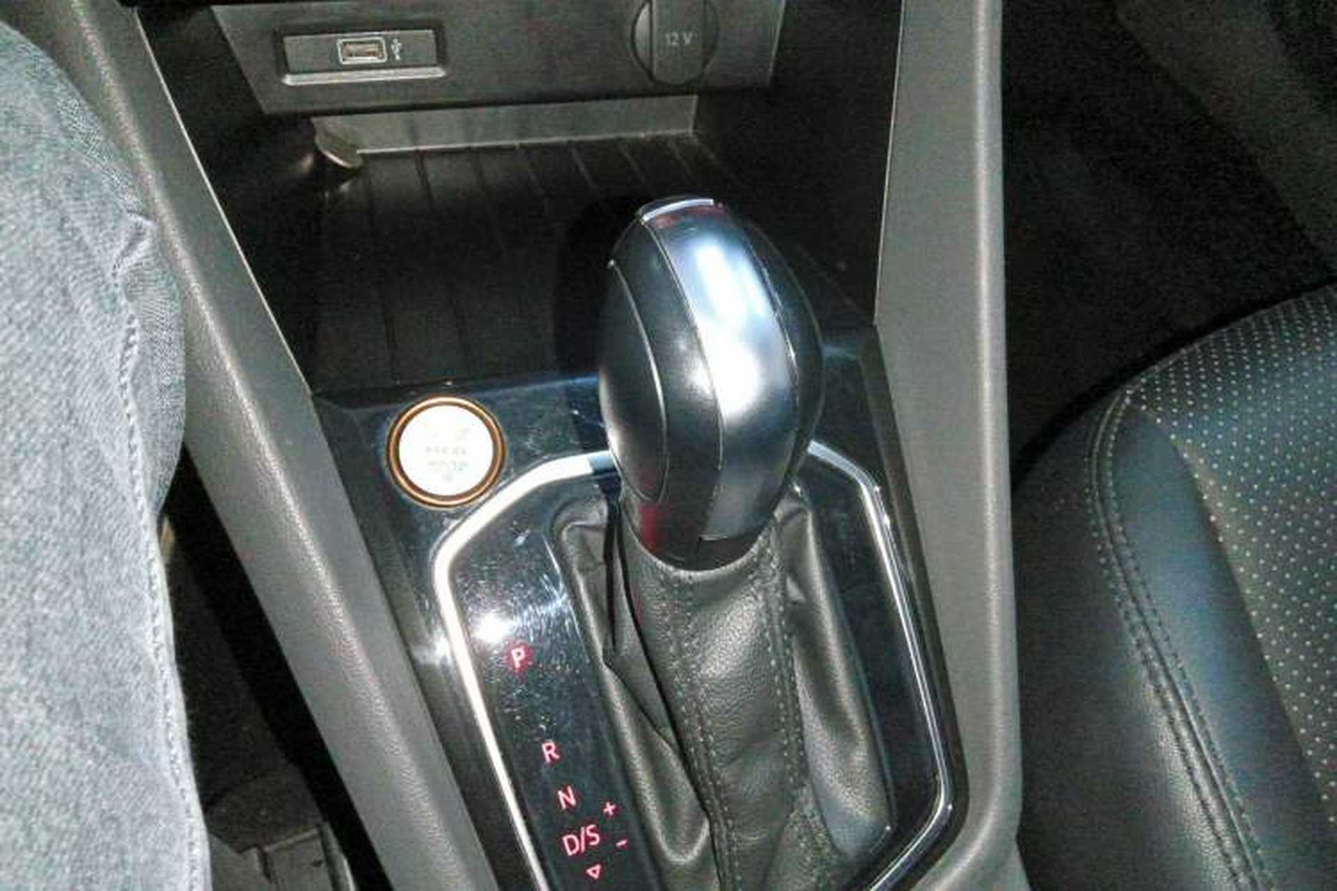 Used Jetta VS5 2020 280TSI Automatic "Thirty and Standing Tall" Edition Gear Lever