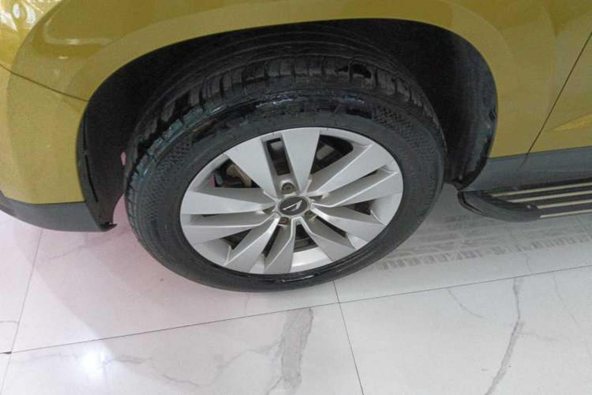 Used Jetta VS5 2020 280TSI Automatic "Thirty and Standing Tall" Edition Left Front Wheel Hub