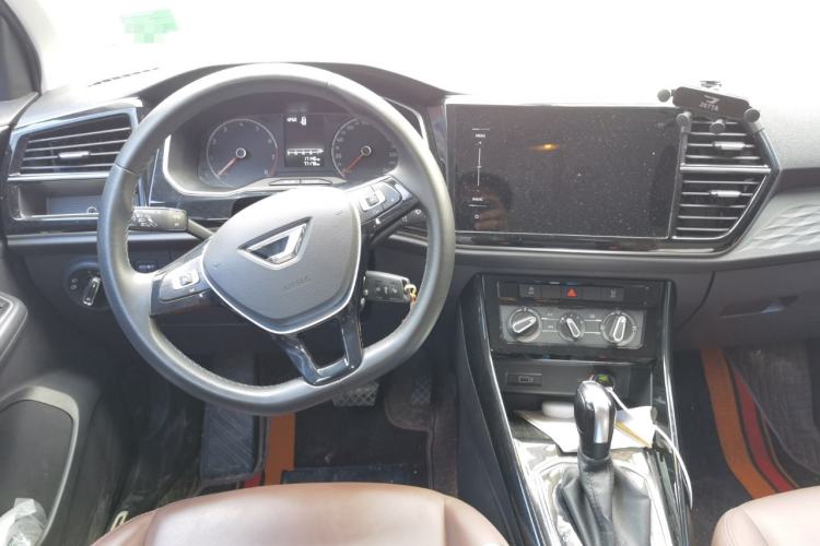 Used Jetta VS5 2021 280TSI Automatic Trend Edition Center Console