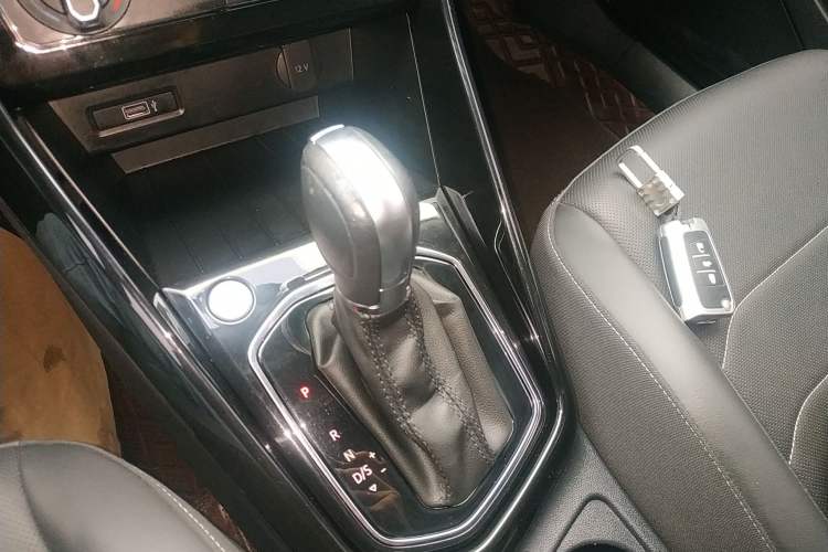 Used Jetta VS5 2021 280TSI Automatic Enjoyment Model Gear Lever