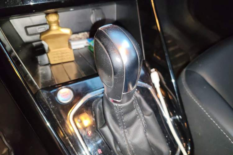 Used Jetta VS5 2021 280TSI Automatic Enjoyment Model Gear Lever