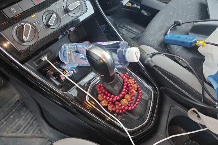 Used Jetta VS5 2021 280TSI Automatic Trend Edition Gear Lever