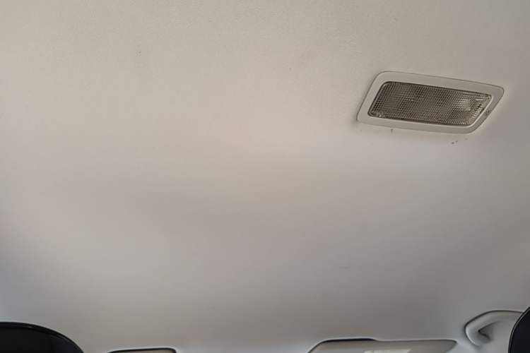 Used Jetta VS5 2021 280TSI Automatic Trend Edition Headliner