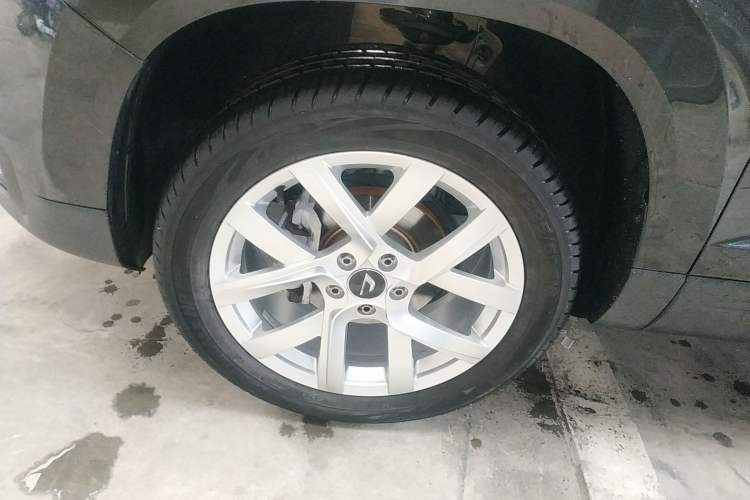 Used Jetta VS5 2021 280TSI Automatic Enjoyment Model Left Front Wheel Hub